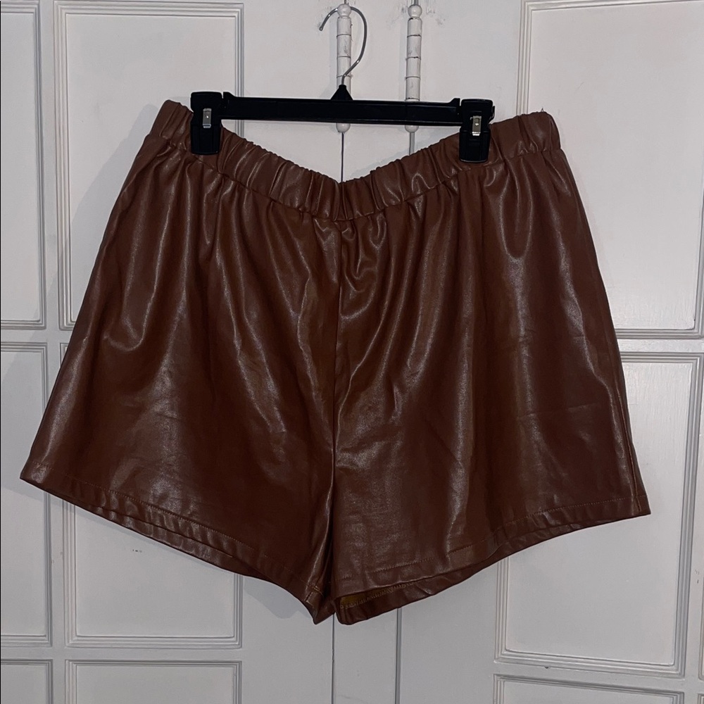 SHEIN Curve Brown Vegan Leather Women Shorts 2XL